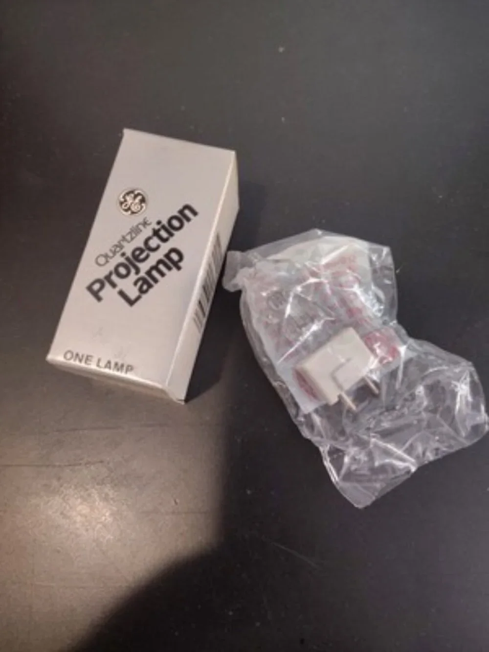 GE General Electric Quartzline Projection Lamp Light Bulb 600w 120V DYS/DYV/BHC